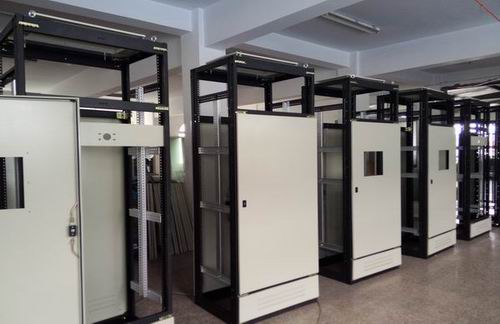 东方华侨农场配电盘